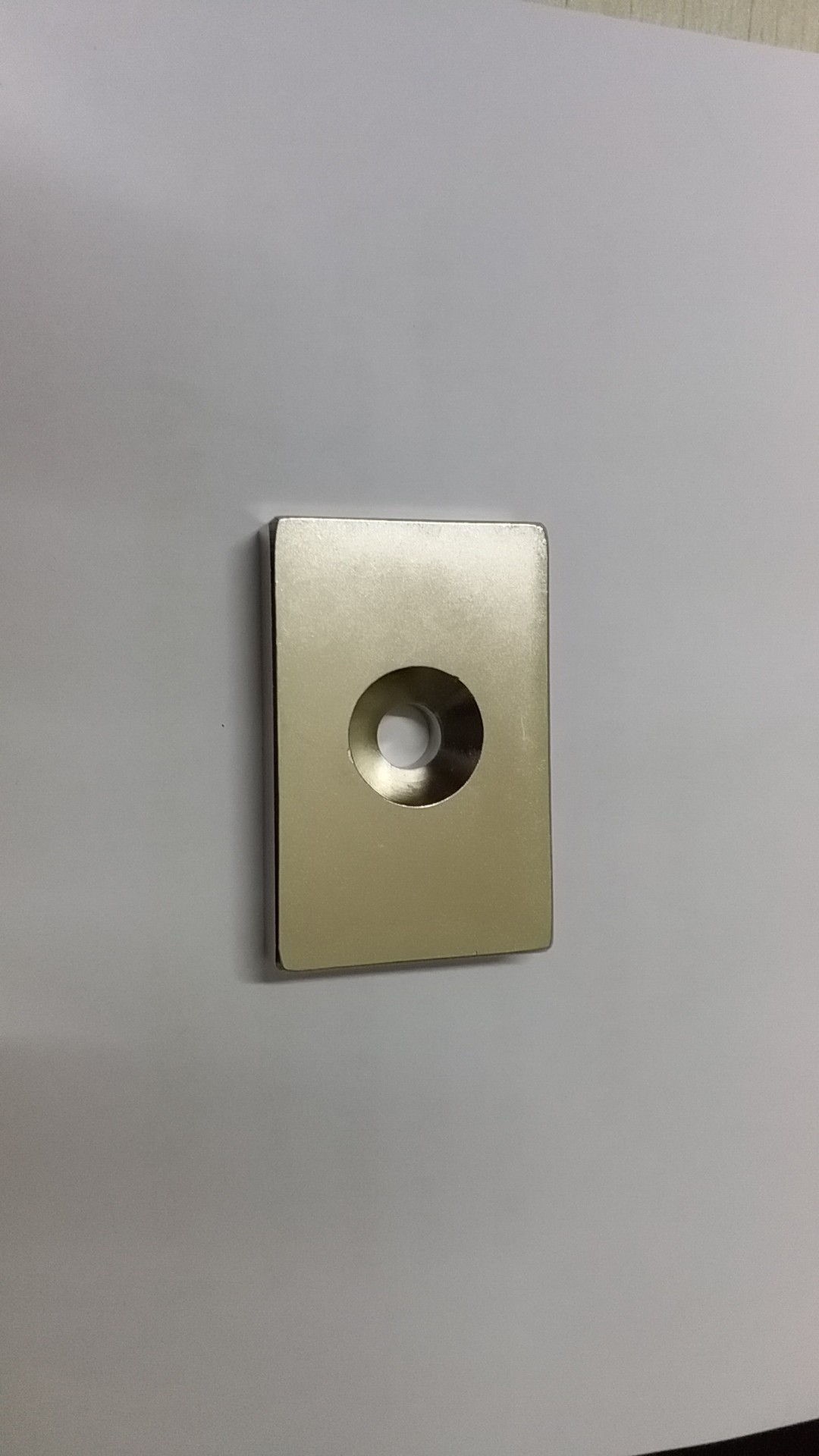 强磁铁40*20*5沉孔5 厂家直销 长方形带孔强磁铁40x20x5单孔5