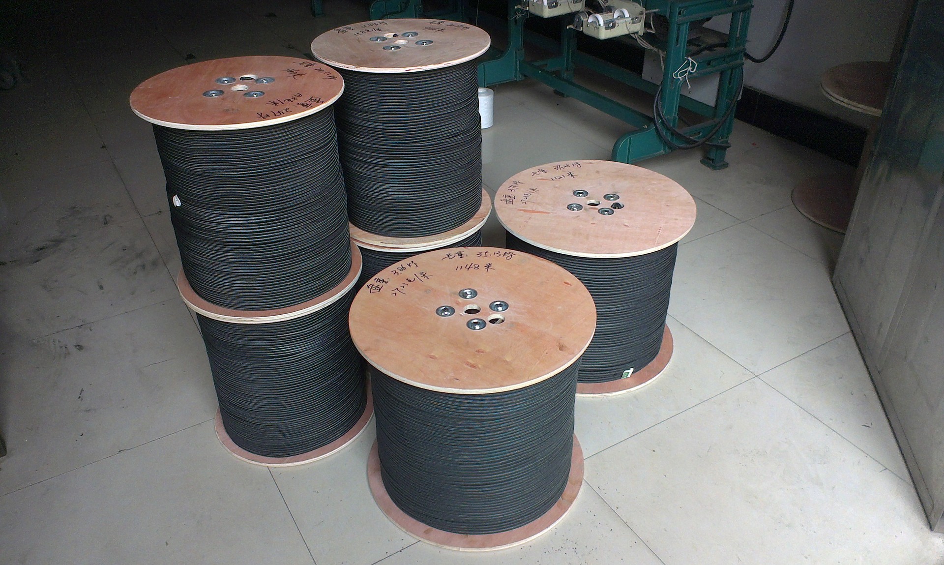 源头厂家防割防盗绳超高分子量聚乙烯包钢丝绳高强PE包钢丝绳