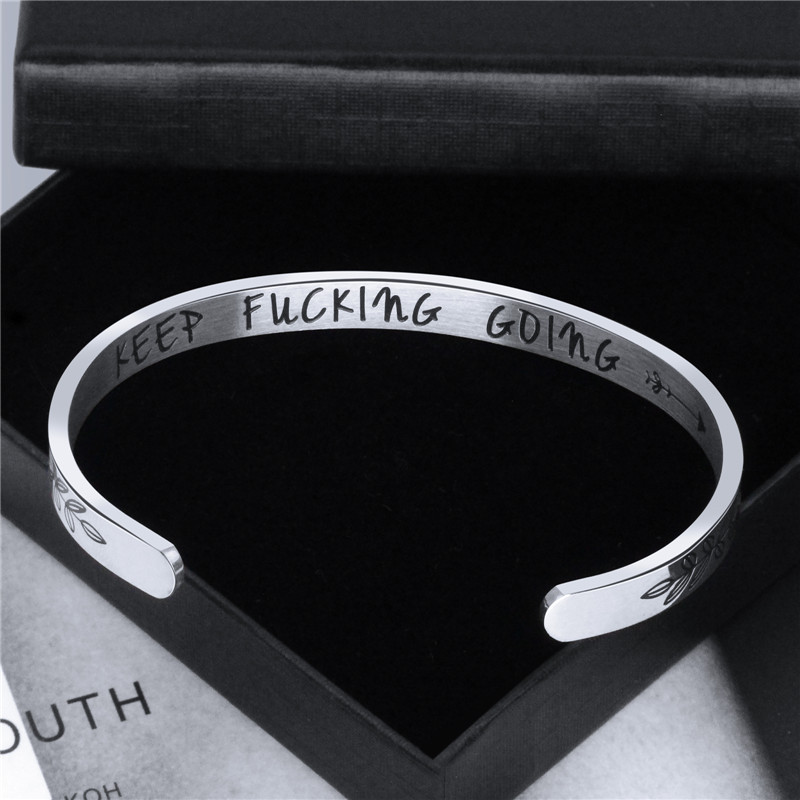 跨境热销爆款时尚keep fucking going平面刻字钛钢手镯可定制