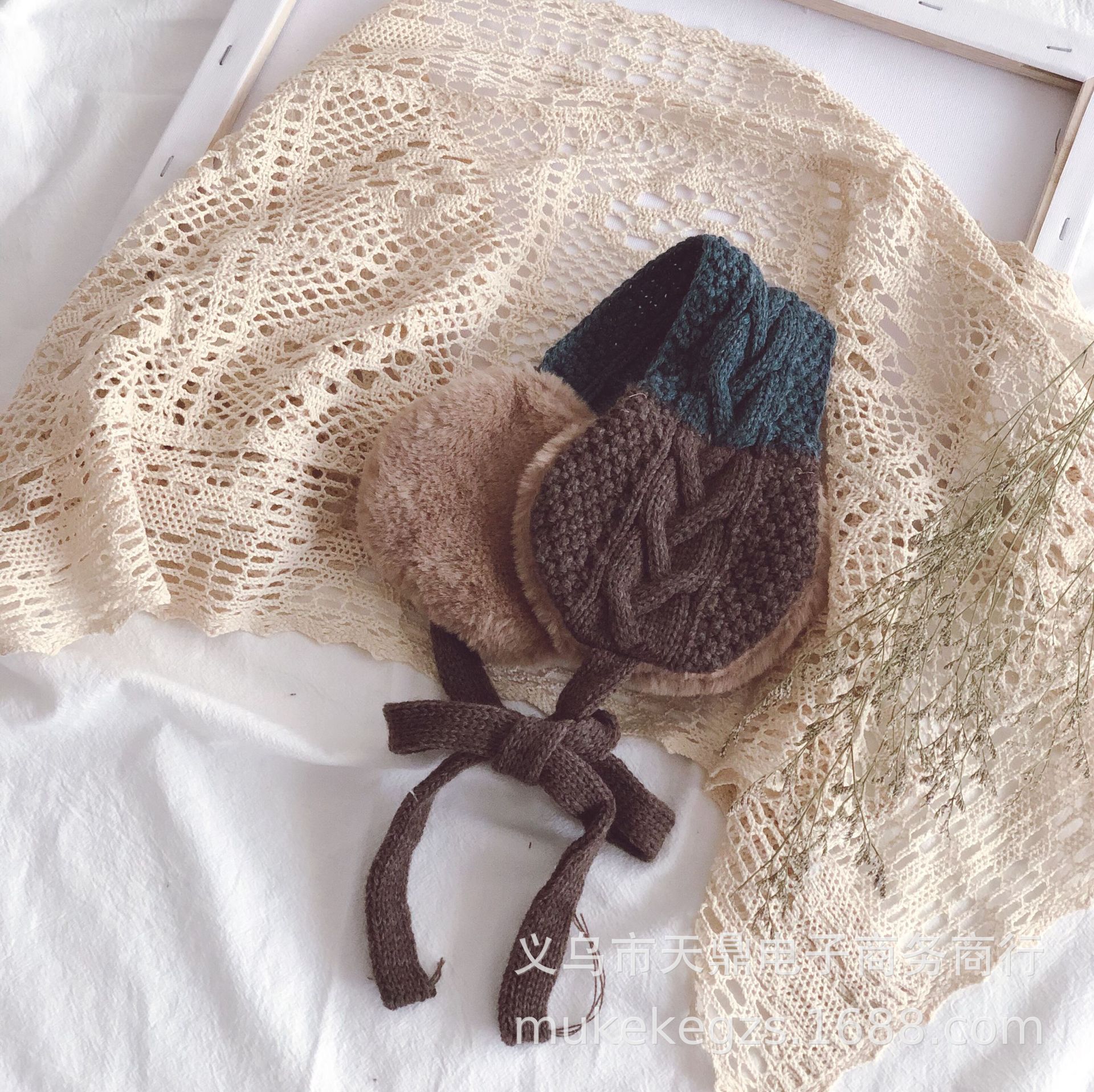 2B8CDE3EC772E97EA329D7D9E8800B