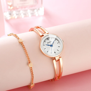 ���|С�ɼ����ʽʯӢ�ֱ� �r�к��sˮ������Ů�W����朱�watch