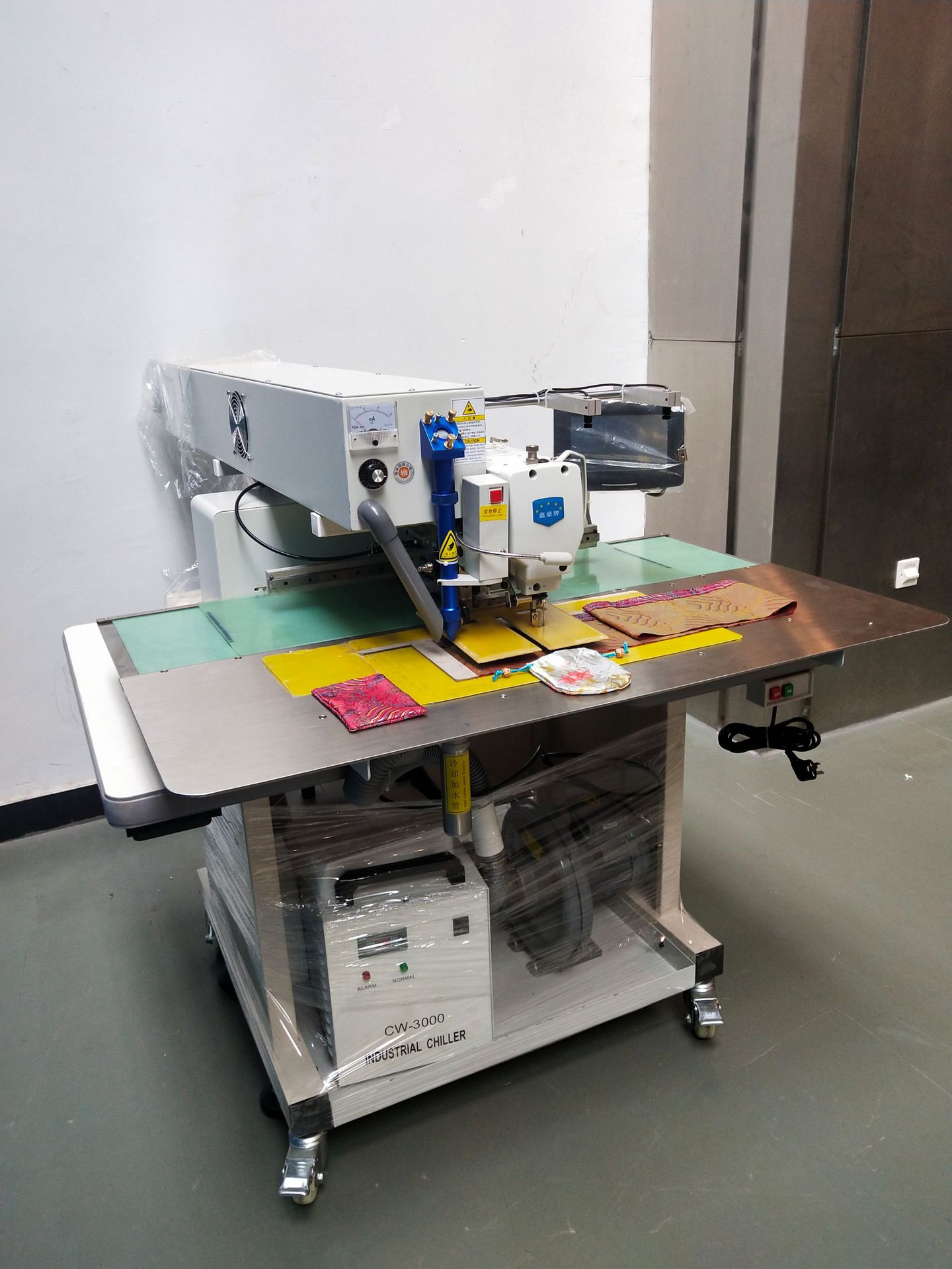 Pequeña bolsita 4520 # láser automático bolsa abridor ropa láser bolsa abridor ordenador flor prototipo bolsa abridor