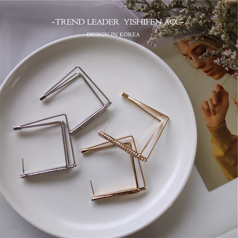 Design geometric square elegant fashionable earrings