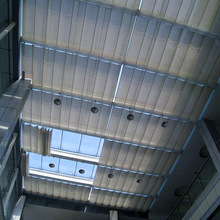 商場玻璃頂DTS折疊式天棚簾廠家 采光電動遮陽天棚簾定 制安裝