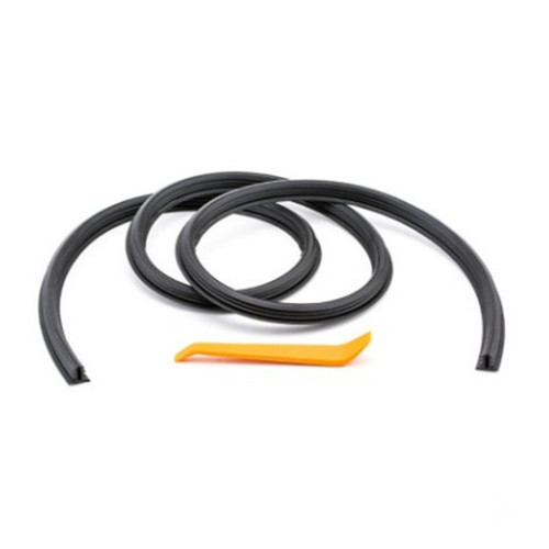 Modification of dashboard sealing strips, instrument panel gaps with soundproof and dust-proof rubber strips, front windshield noise