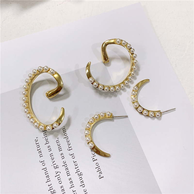 Pearl-wound Hovering Snake Front Insert Earrings display picture 7