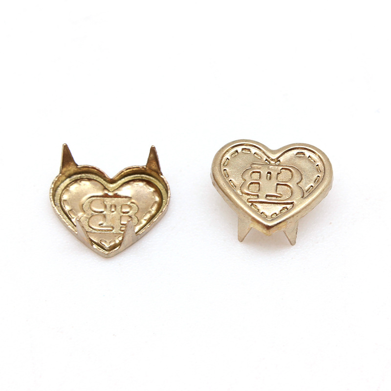 批发金属心形爪钉 四叶草爱心蕾丝手链DIY配件 铆钉爪钉腰带配件
