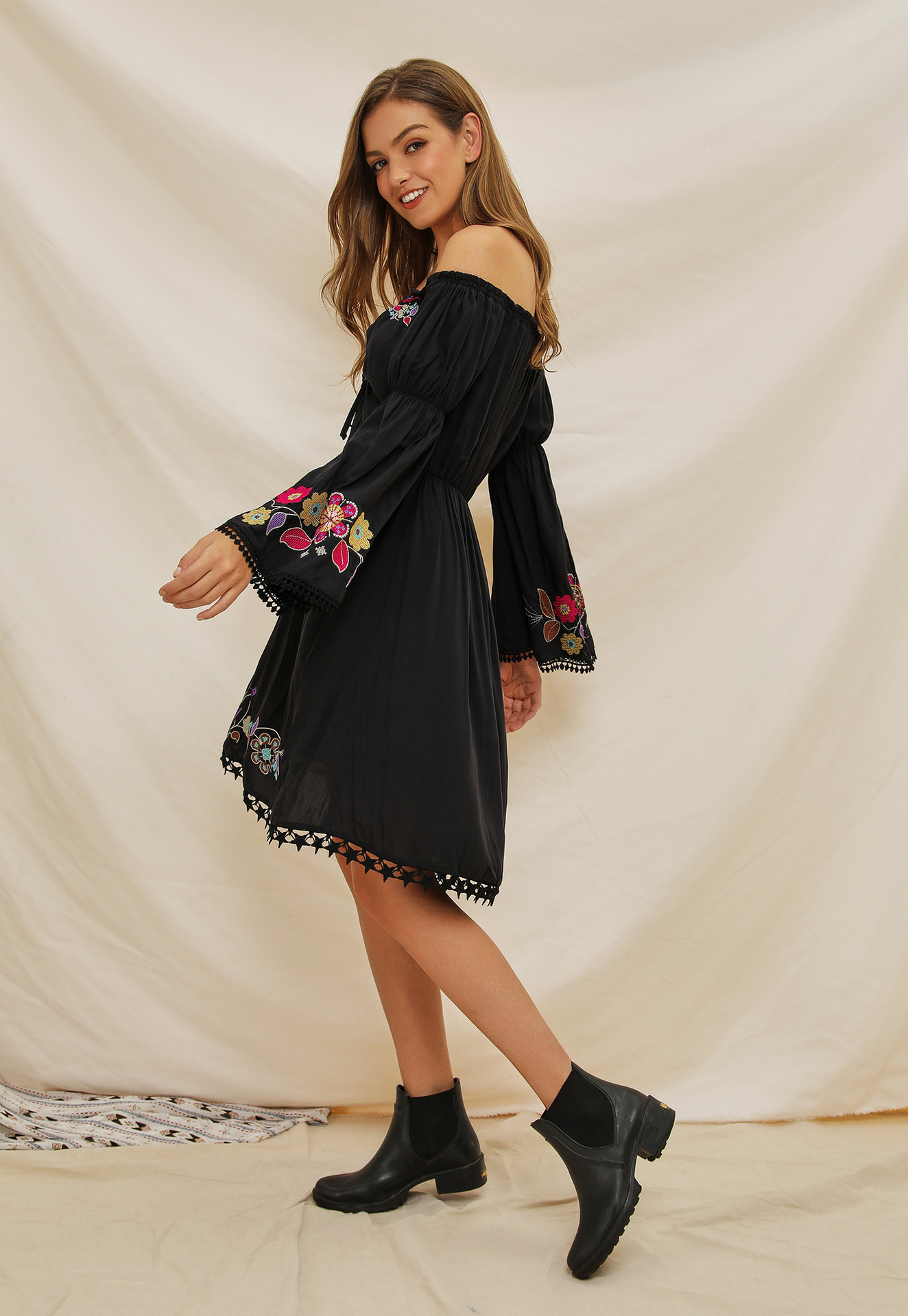 fashion black new embroidery dress NSSE36096