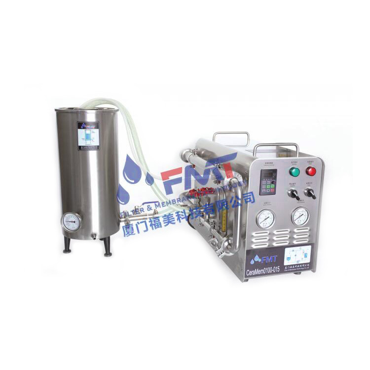 陶瓷膜分离设备,节能减耗,满足各种场合微滤、超滤要求,应用广泛.