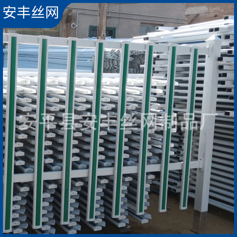 别墅庭院 小区锌钢绿化带草坪护栏 PVC塑料护栏 园林公司采用护栏