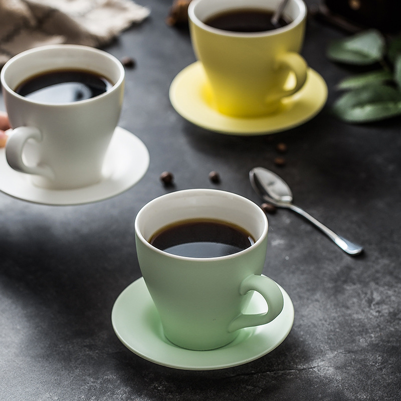Taza de cerámica creativa taza de agua taza de moda simple taza de café caja de regalo conjunto de cuchara al por mayor