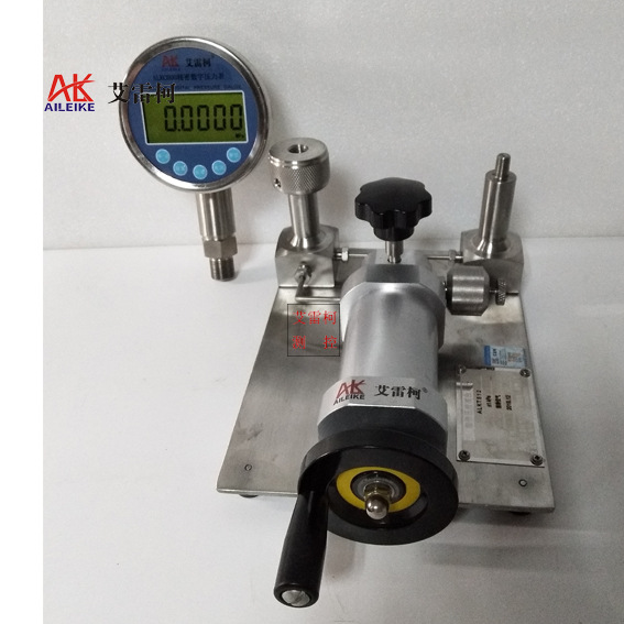 细微压校准台气体压力源台式气压泵手动真空泵内外输出口测压装置