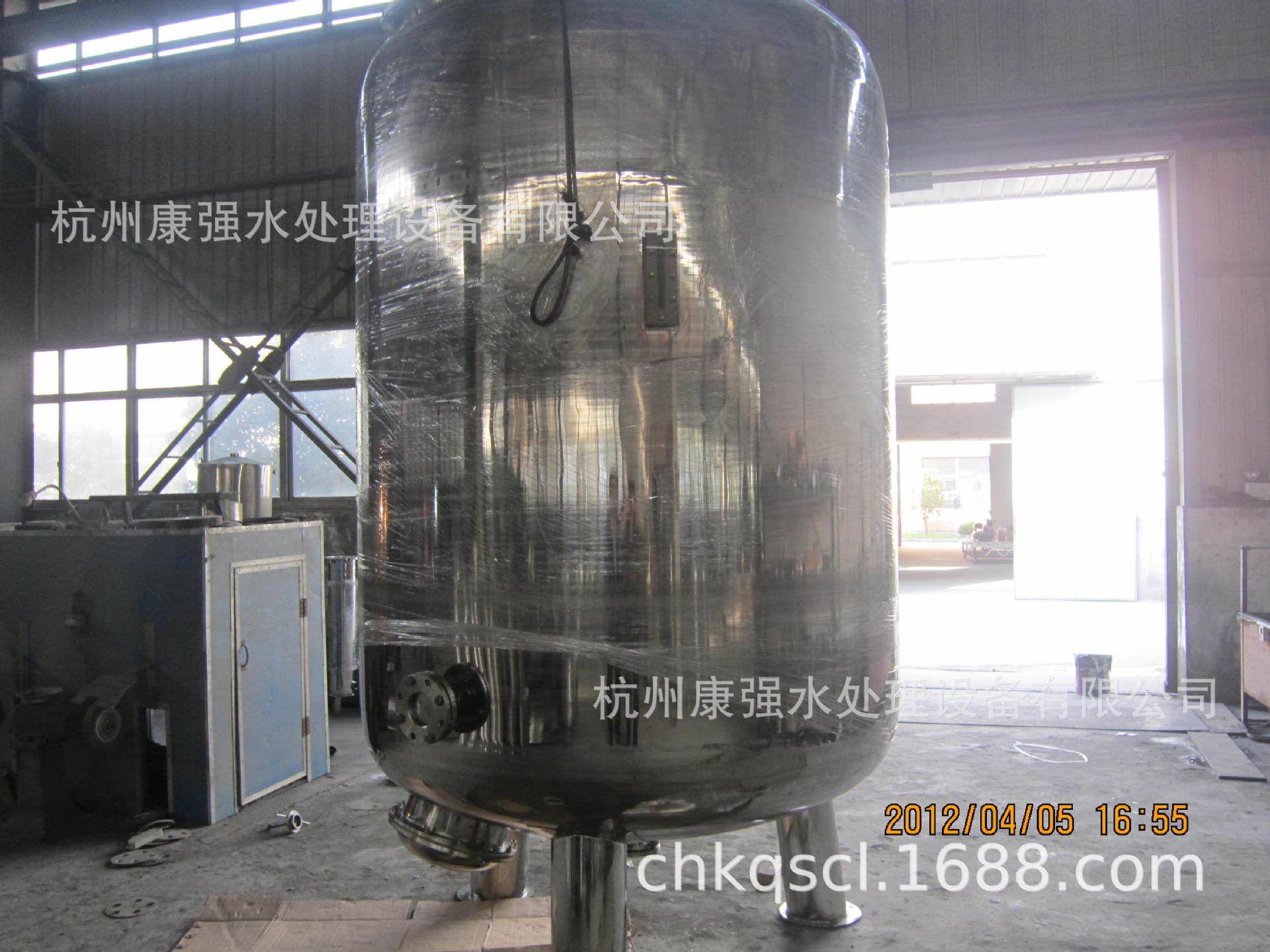 30T/H处理量SS304石英砂过滤器_带不锈钢管路 机械过滤器罐体批发