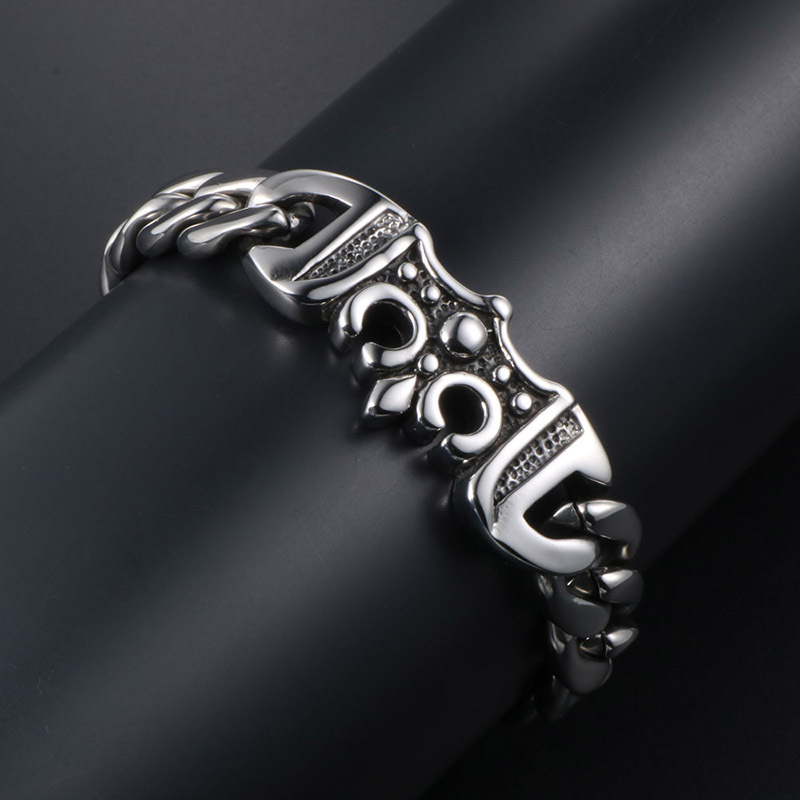 �������Ʒ ����ͼ�п�Ů���������¼�Լ�����Ѹ�������  CE449