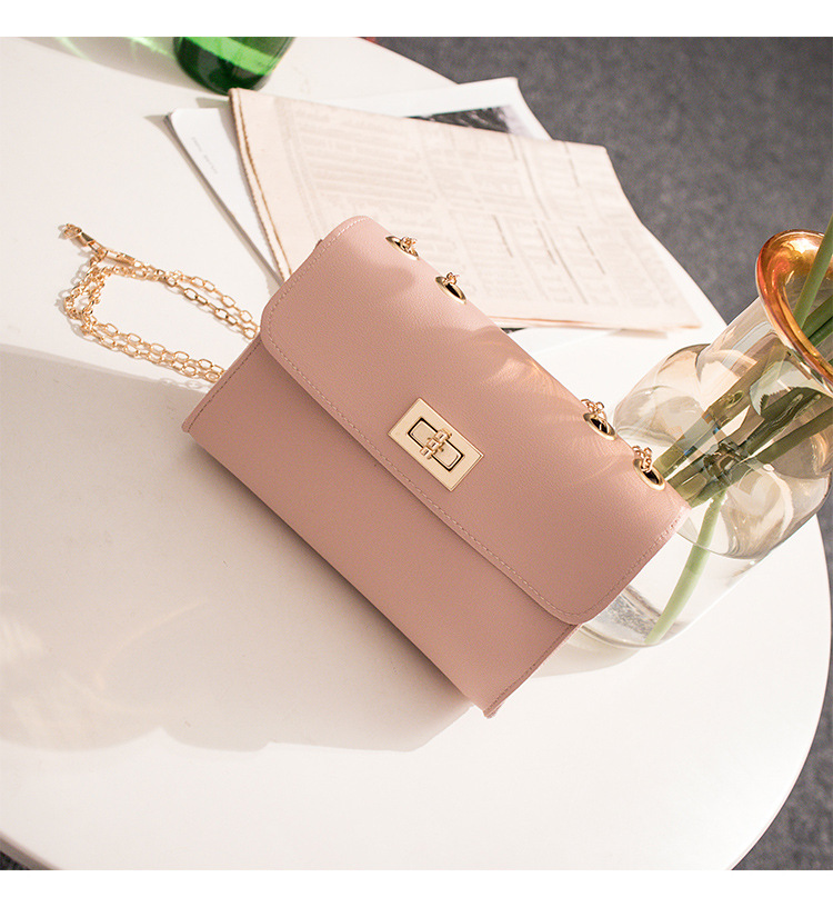 Fashionable Chain Shoulder Bag - Perfect Size