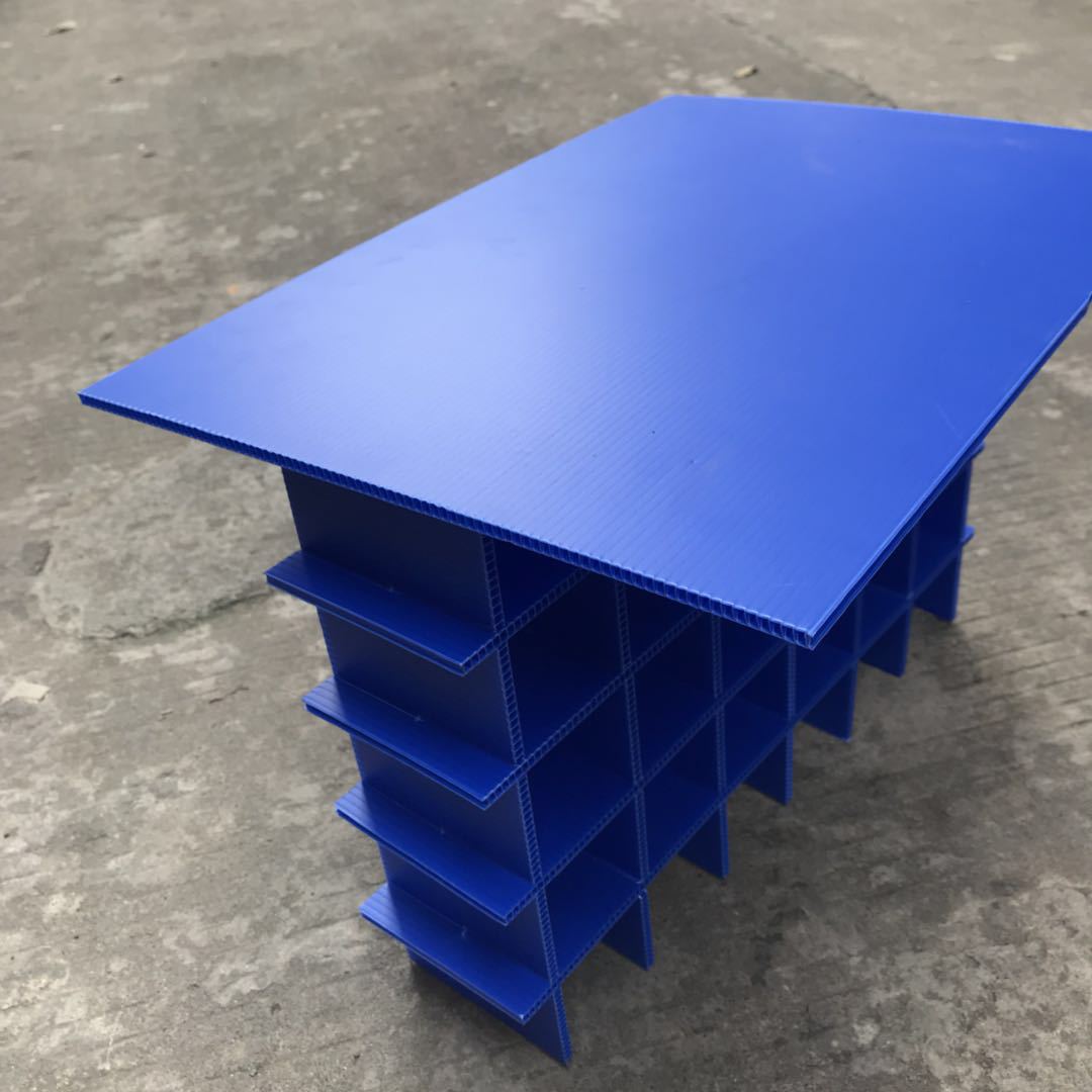 厂家直销定制pp塑料中空板刀卡 防静电瓦楞隔板万通板5mm箱子刀卡