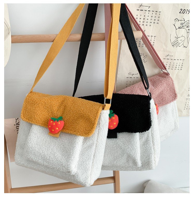 Student Childish Fruit Strawberry Shoulder Bag Girl Chic Wild Messenger Bag display picture 14