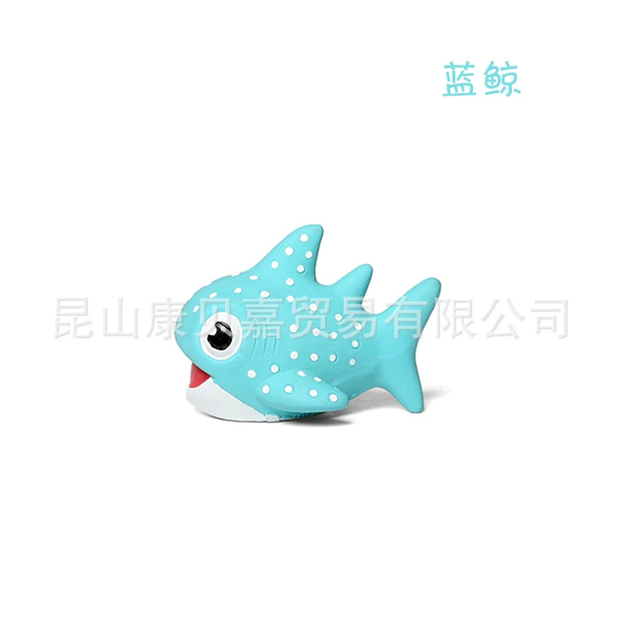 Игрушка для собак Q-Monster Circus Circus Fish Triangle Top из латекса с вокальными изображениями маленьких щенков собак.