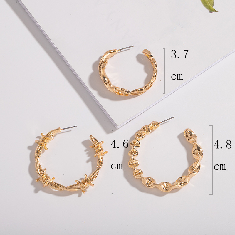 Wholesale Fashion C-shaped Retro Earrings display picture 1