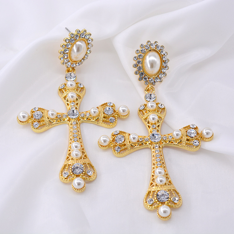 New Korean  Baroque Long Cross Earrings Pink Crystal Tassel Palace Retro Cold Wind Earrings Nihaojewelry Wholesale display picture 3