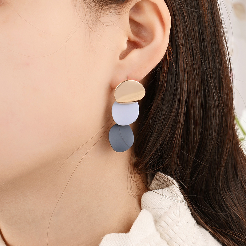Retro Fashion Metal Disc Frosted Earrings display picture 1