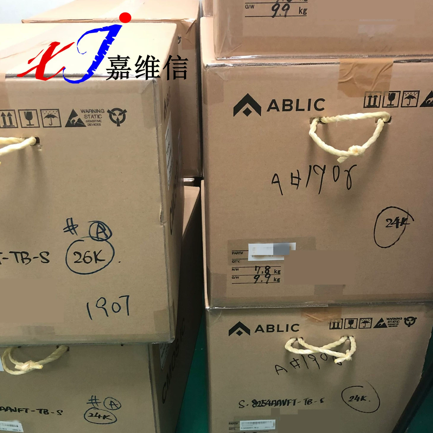 16В 75мА Сейко импортировано ABLIC S-812C38BMC-C4ST2U S-812C38BPI-C4STFU
