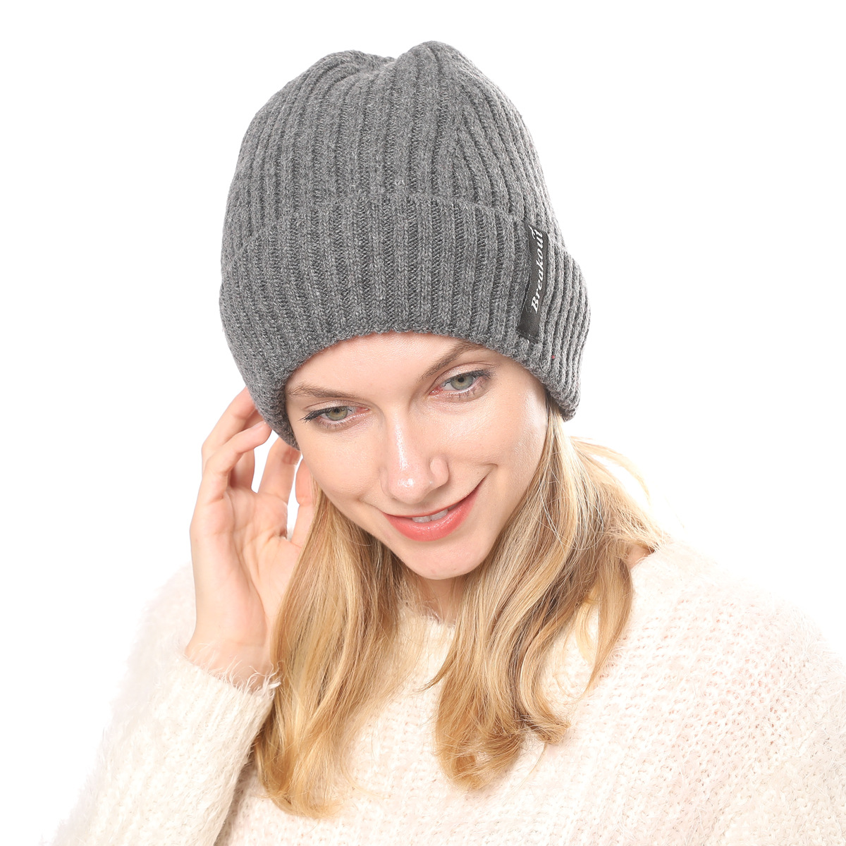 Cappello da uomo in lana calda lavorato a maglia con lettera adesiva con bordo arricciato a righe dritte in velluto autunno e inverno da donna_voghion.com