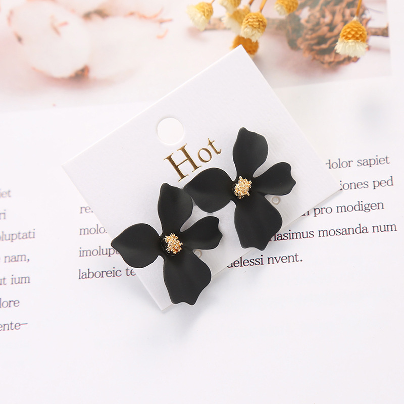 Women's Gender 1 Pair Sweet Flower Stoving Varnish Alloy Ear Studs