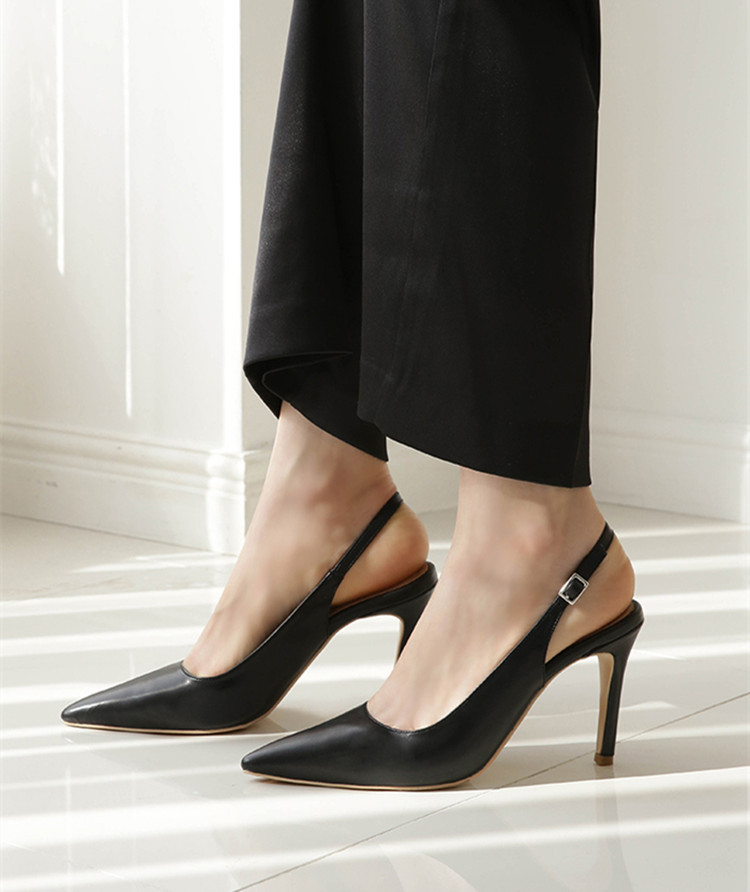 Dam high heels med spetsig tå och smal klack med spänne_voghion.com