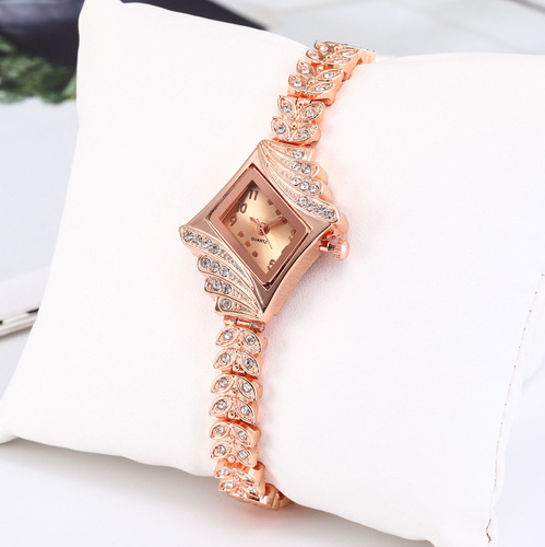 Alloy Diamond Ladies Bracelet Watch Fashion Steel Band Alloy Pattern Bracelet Watch New Thin Strap Ladies Quartz Watch