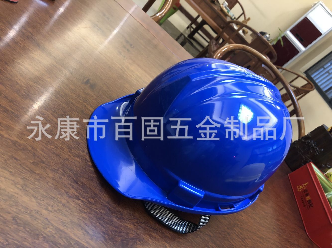 大量供应建筑施工安全帽，电力安全帽等等。出口安全帽，安全帽