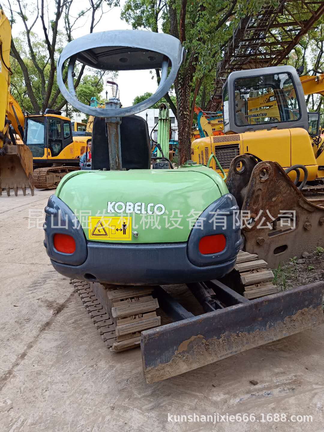 二手神钢30挖掘机