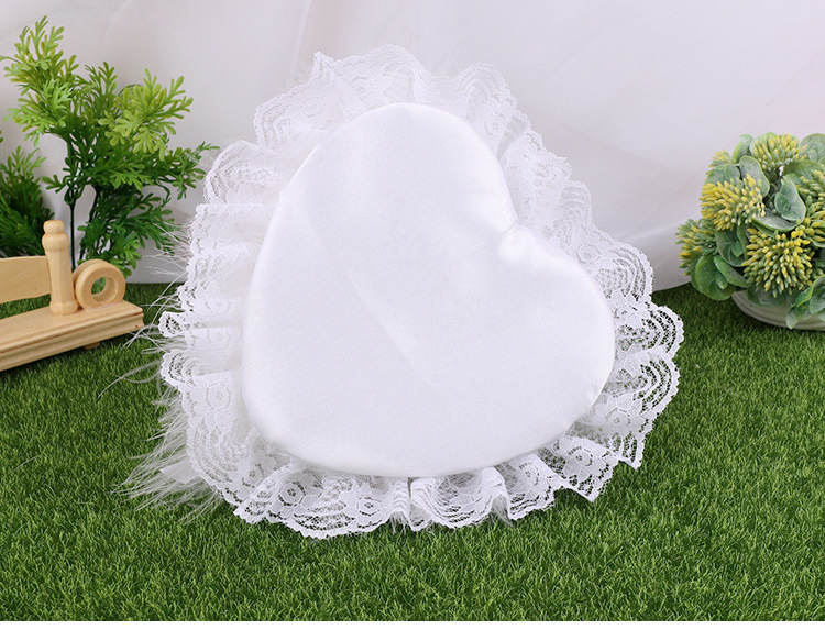 Wedding products, wedding products, wedding products, wedding products, wedding products, direct supply from wedding product manufacturers, new white wedding ring pillows, heart-shaped lace trim rings for brides and grooms, wedding supplies detail image 2