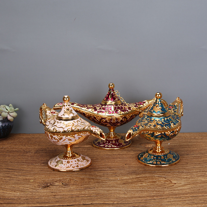 Small metal decorations for home use
