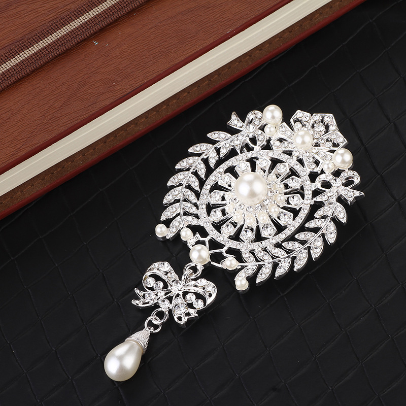 36g Weight Brooches Classification Holiday, Daily Occasion Alloy Material Flower Pattern Women's Gender Plating Design Elegant Style Elegant Pin Flower Alloy Plating Women's Brooches 25