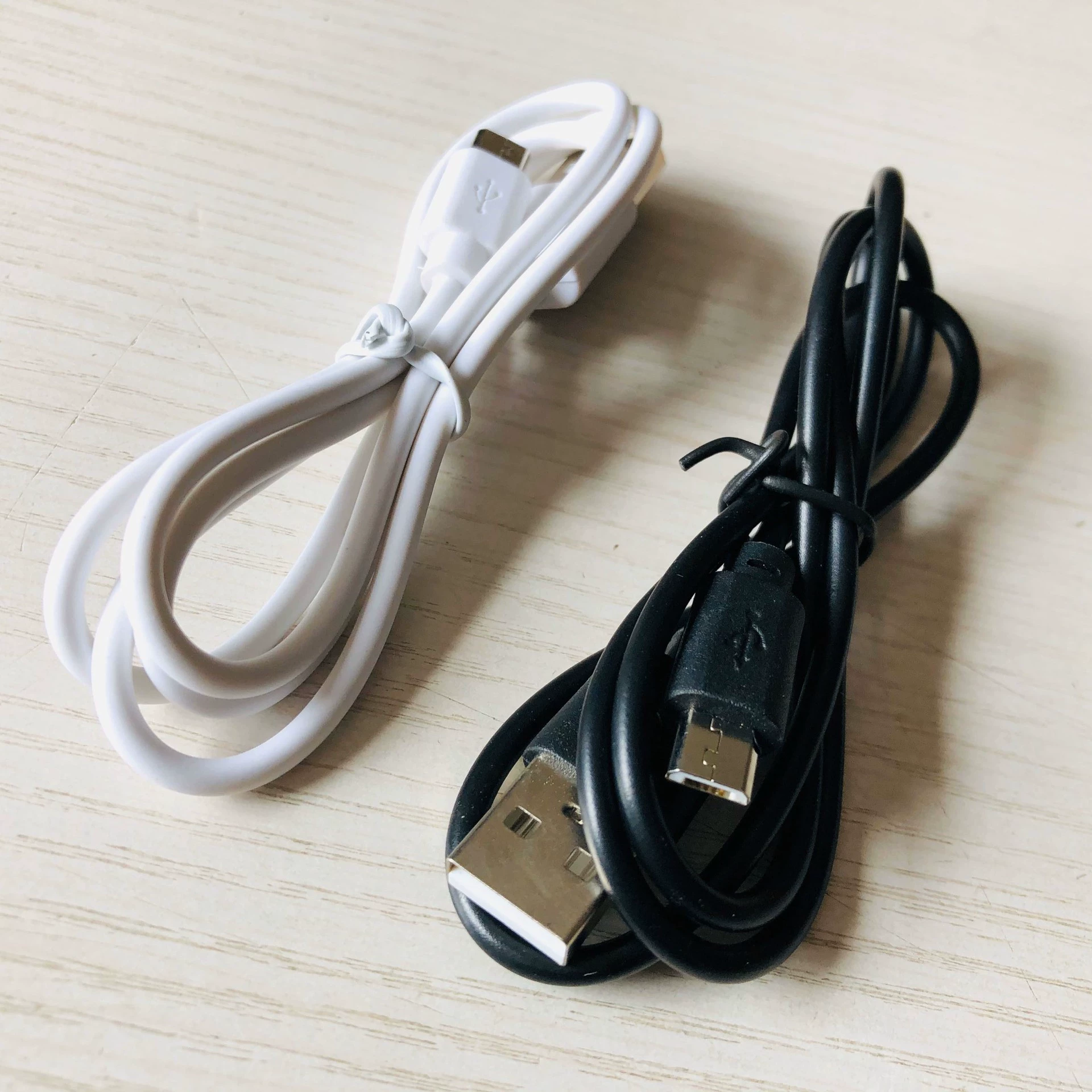 Android V8 player gift data line Micro USB charging cable extend short black and white spot 80