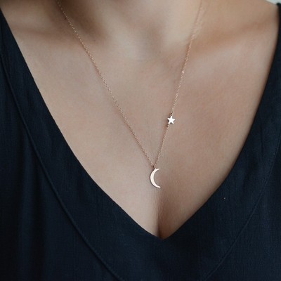欧美跨境饰品简约百搭月亮星星吊坠项链合金短款锁骨项链颈链批发|ru