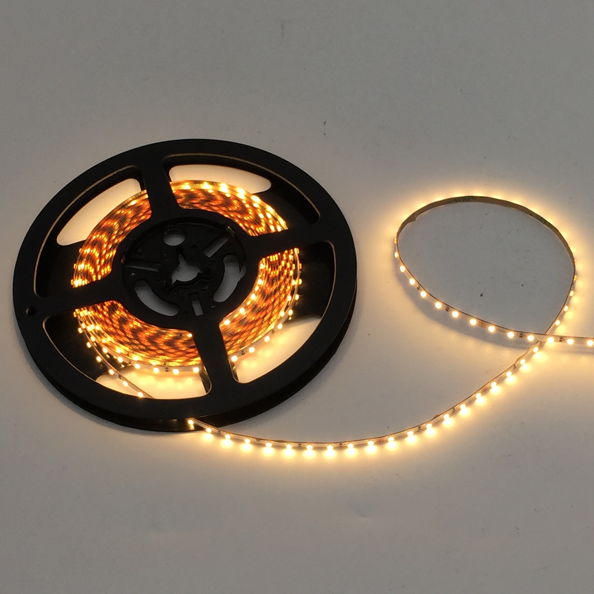 2216 tira de luz 120 luz 4mm ancho de la placa de baja tensión 24V parche flexible barra de luz LED pantalla de alta dedo Personalización de fábrica