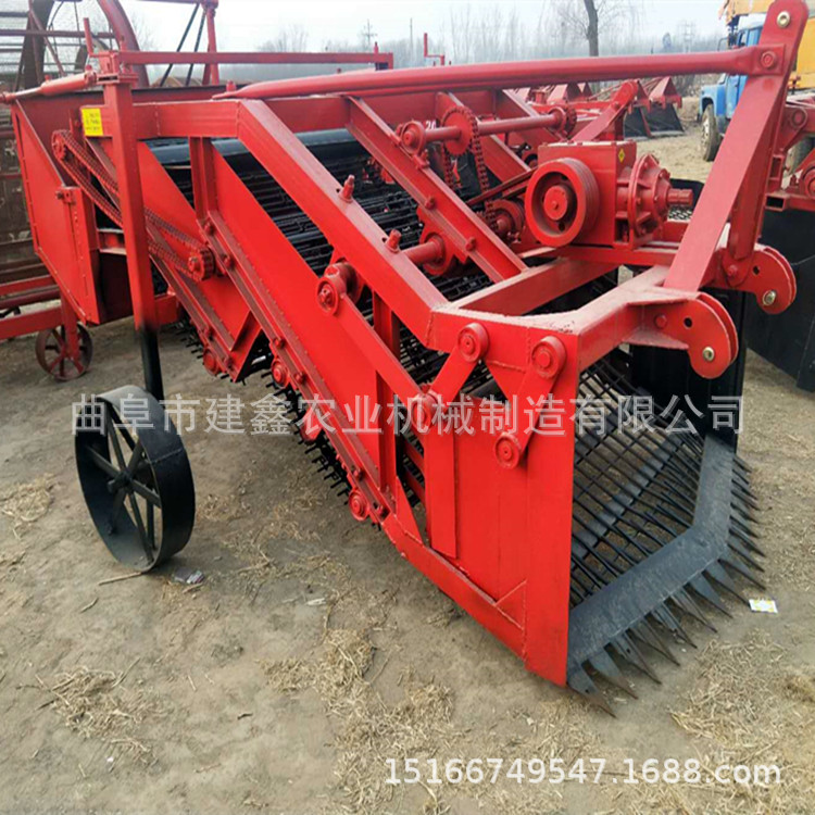 甘肃西宁药材挖掘机厂家晃筛起药材机双层链条挖药机起根机视频