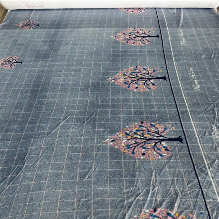 厂家现货批发150克单面法兰绒 保暖被套面料水貂绒批发