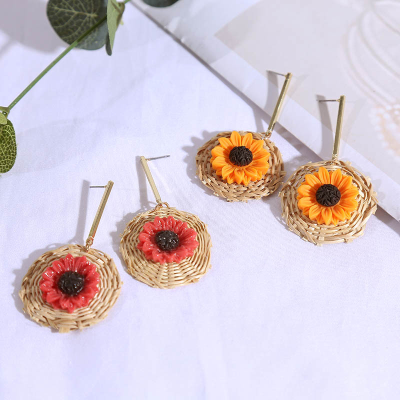 Korean Long Geometric Sunflower Rattan Flower Earrings Female Retro Vintage Earrings Wholesale display picture 2