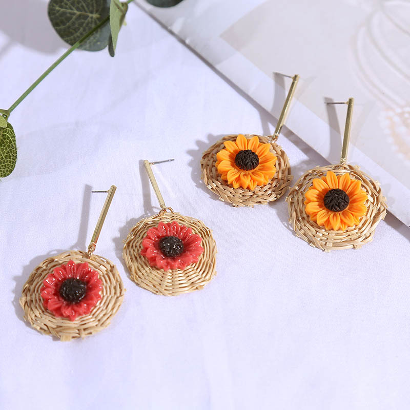 Coreano Largo Geométrico Girasol Pendientes De Flores De Ratán Mujer Retro Vintage Pendientes Al Por Mayor display picture 2