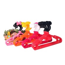 宝宝乐儿童多功能卡通衣架2021新款可连挂婴儿晾衣撑可代发