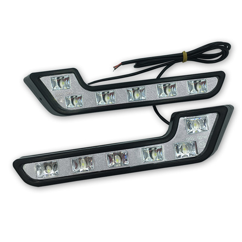 Hot selling foreign trade car piranha 7-shaped L-shaped high-brightness waterproof daytime running light 12LED daytime running light