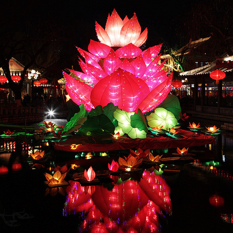 �����������Ƶ������������ù���װ�εƹ������ҵ�㳡С��