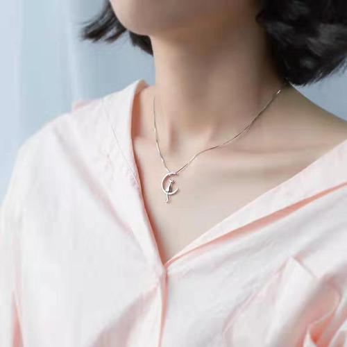 Korean version of the forest style literary cat moon pendant, simple and cute cat clavicle chain, fashionable, sweet and simple jewelry for women