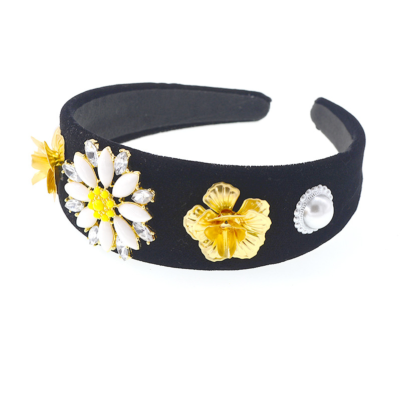 New Wide-edge Flower Headband Wide Chrysanthemum Crystal Headband display picture 5