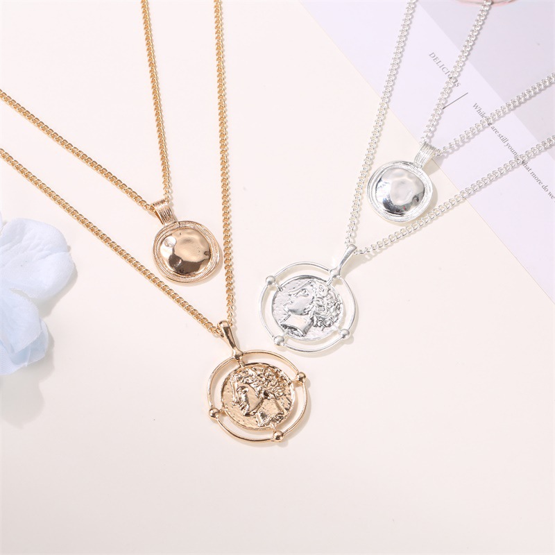 Nouvelle Mode Double Couche Planète Simple Disque Carte Pendentif Collier En Gros Nihaojewelry display picture 2