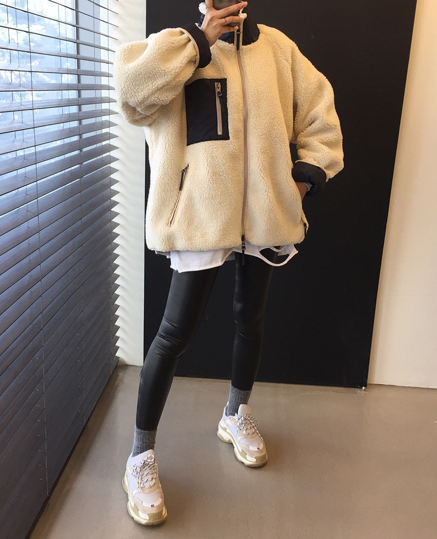 Women's Lamb Wool Coat With Pocket Detail And Stand Collar_voghion.com