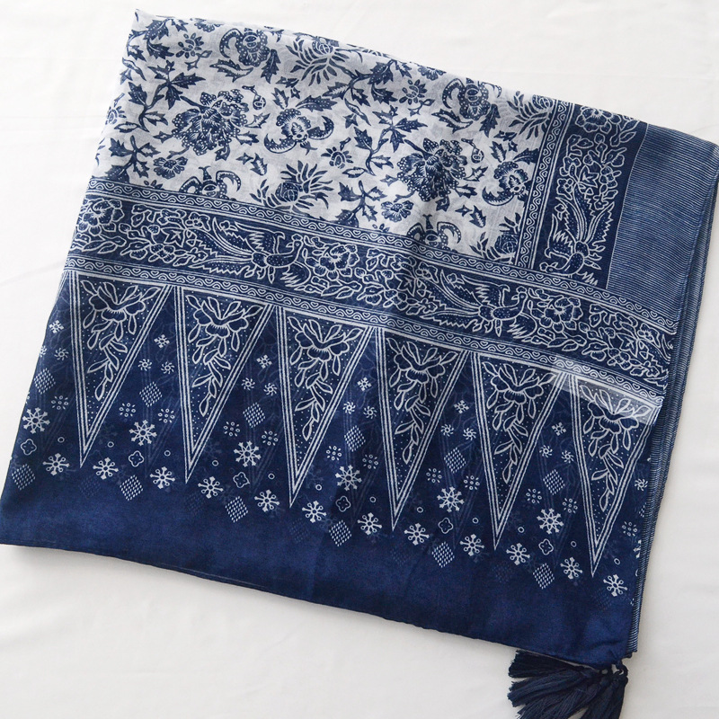 Women's Retro Ethnic Style Printing Cotton Tassel Scarf display picture 5